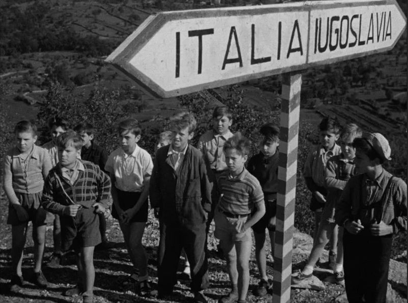 Immagine per Cinema, piazza Transalpina ritorna sala all'aperto con Kinoatelje